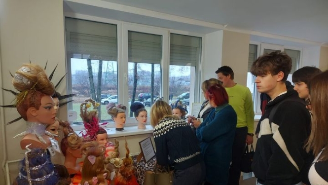 Profesionālās meistarības konkurss “FANTĀZIJAS FRIZŪRA – KOSMOSS”