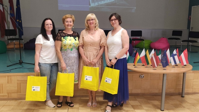 Pedagogi dalījās ar sasniegto, redzēto un iegūto projektu rezultātu izvērtēšanas pasākumā