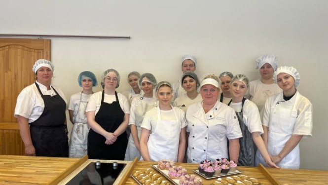 Iedvesmojošs konditorejas seminārs Daugavpils Tehnoloģiju un tūrisma tehnikumā sadarbībā ar uzņēmumu Puratos