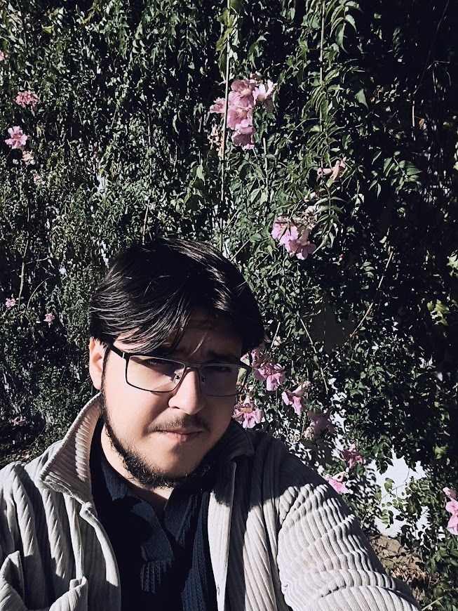 Daugavpils Tehnoloģiju un tūrisma tehnikuma izglītojamais, topošo programmēšanas tehniķu grupas dalībnieks, Erasmus+ prakses laikā Spānijā brīvajā laikā iepazīst vietējo vidi un kultūru.