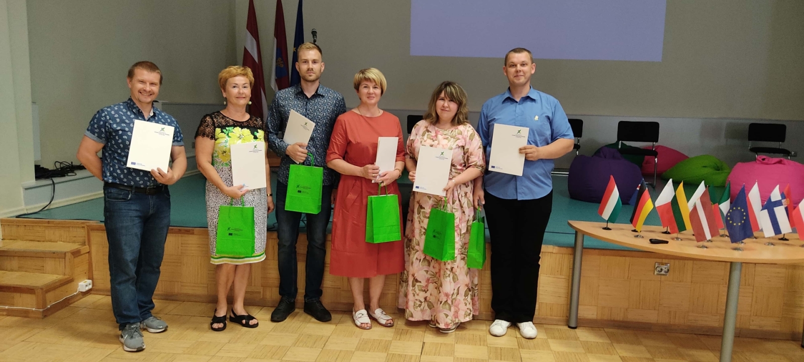 Pedagogi dalījās ar sasniegto, redzēto un iegūto projektu rezultātu izvērtēšanas pasākumā