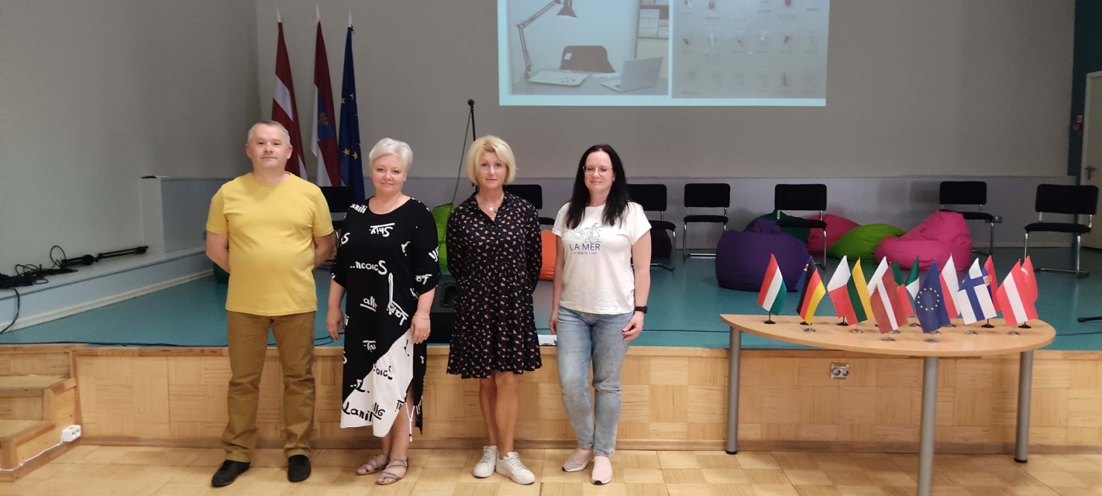 Pedagogi dalījās ar sasniegto, redzēto un iegūto projektu rezultātu izvērtēšanas pasākumā