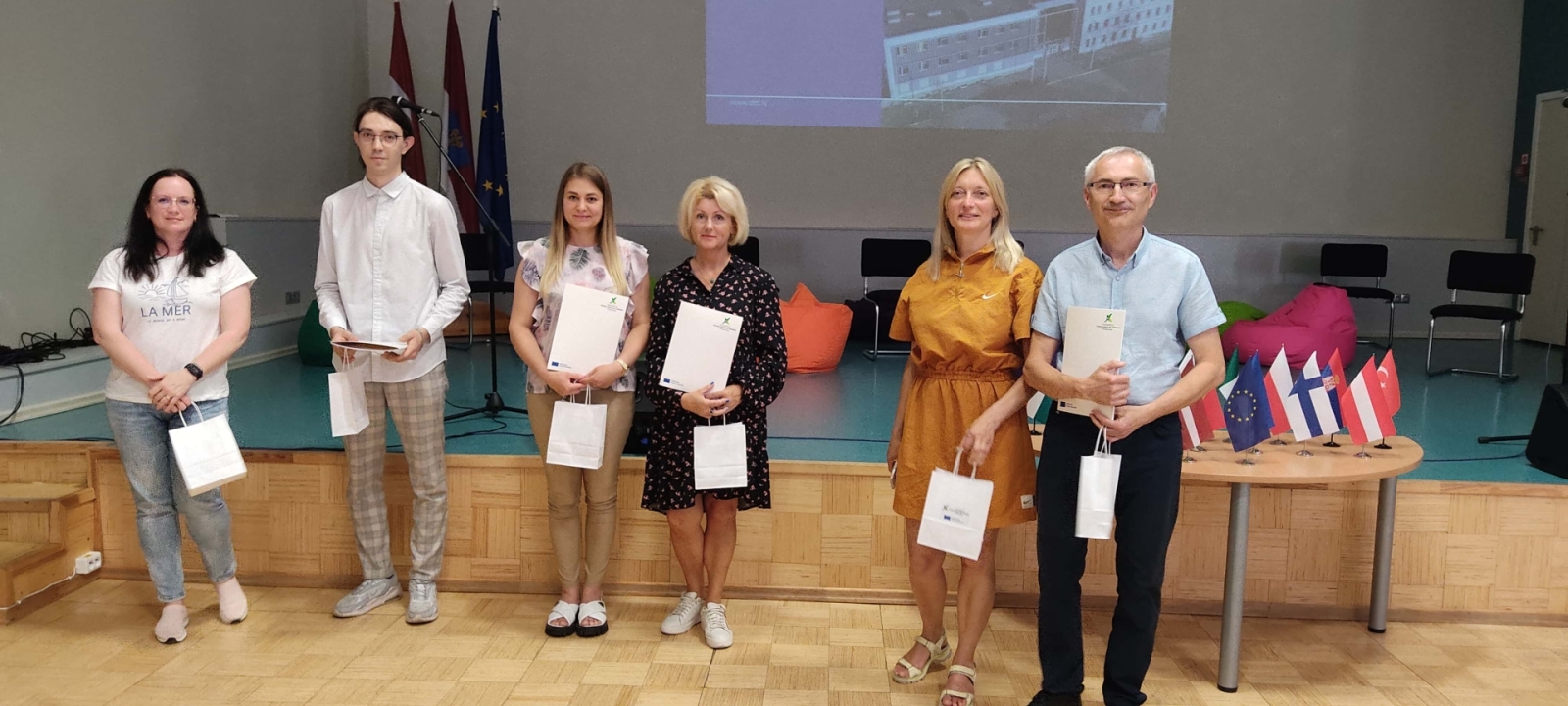 Pedagogi dalījās ar sasniegto, redzēto un iegūto projektu rezultātu izvērtēšanas pasākumā