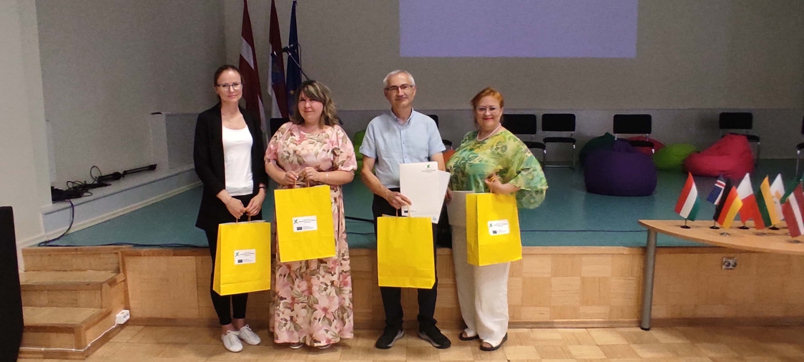 Pedagogi dalījās ar sasniegto, redzēto un iegūto projektu rezultātu izvērtēšanas pasākumā