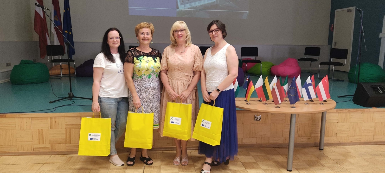 Pedagogi dalījās ar sasniegto, redzēto un iegūto projektu rezultātu izvērtēšanas pasākumā