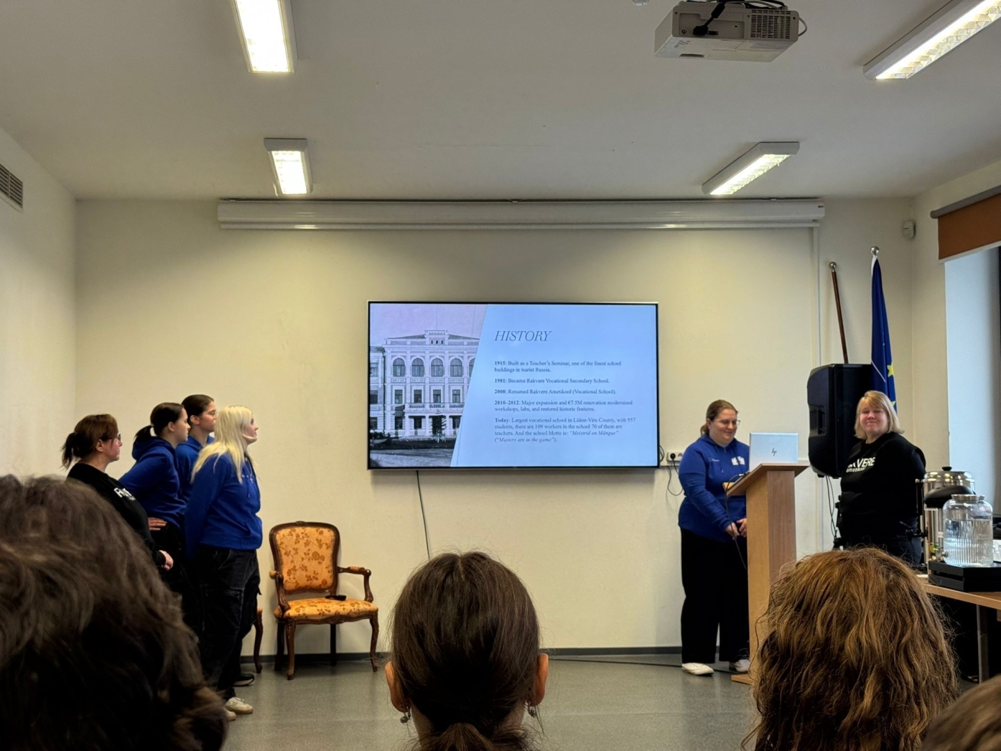 Ziemeļvalstu Ministru padomes Nordplus Junior programmas projekta “Modern regional cuisine” mācību mobilitātes laikā Šauļu Tehnoloģiju mācību centrā – projekta atklāšanas prezentācija, kurā partneri iepazīstina dalībniekus ar izglītības iestādes vēsturi un mācību vidi.