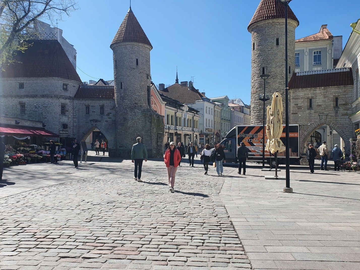 Pilsētas mūris ar torņiem