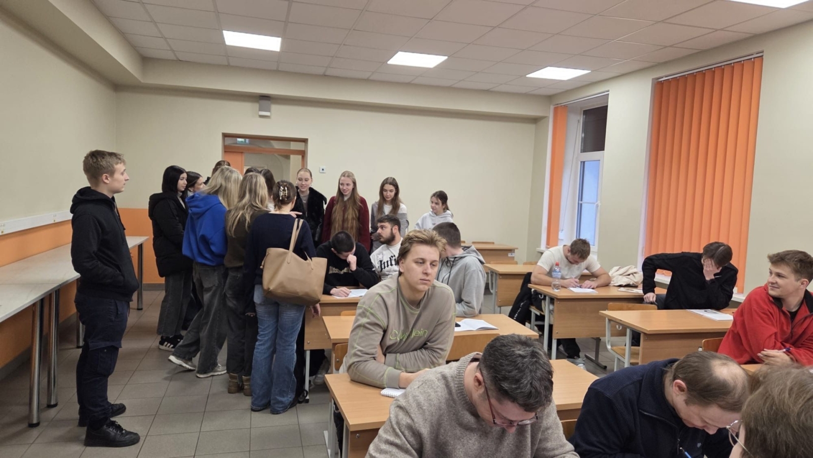 Polijas un Latvijas skolēni piedalās kopīgā mācību stundā tehnikuma klasē