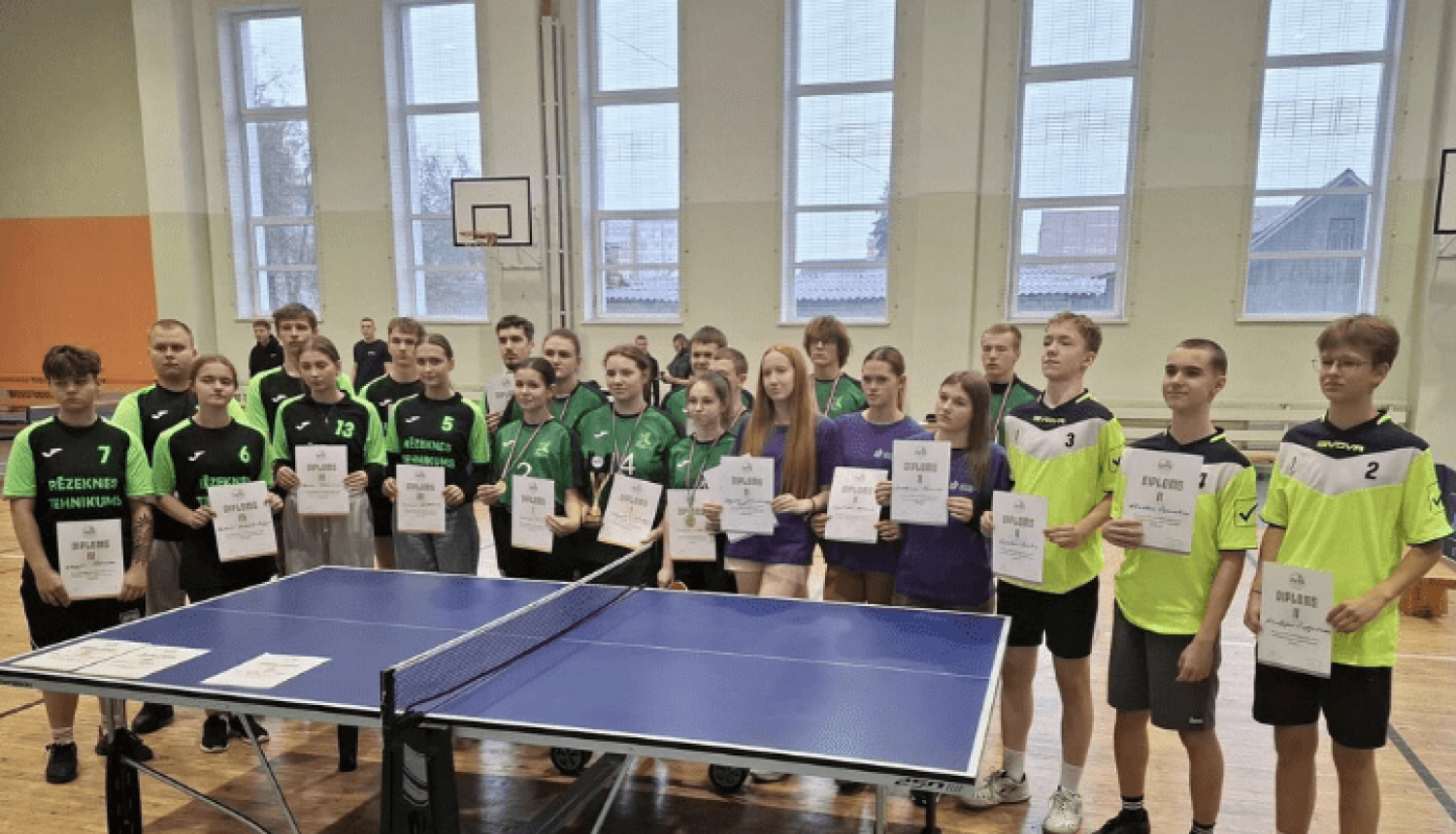 Mūsu tehnikuma galda tenisa komandas triumfē Latgales reģiona sacensībās!
