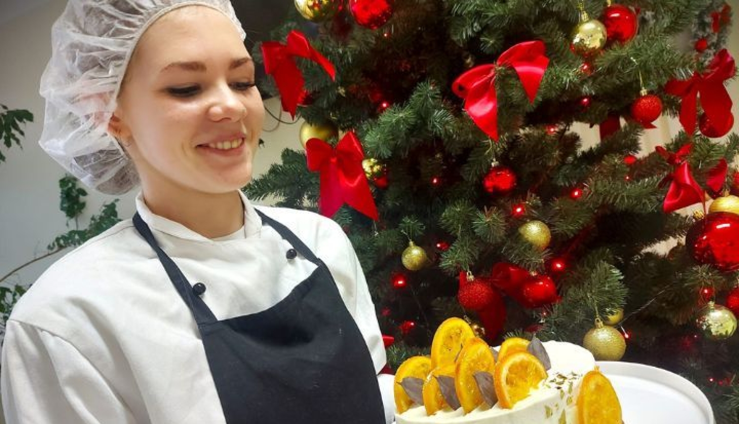 Topošie konditori demonstrē profesionālo sagatavotību un darba kultūru