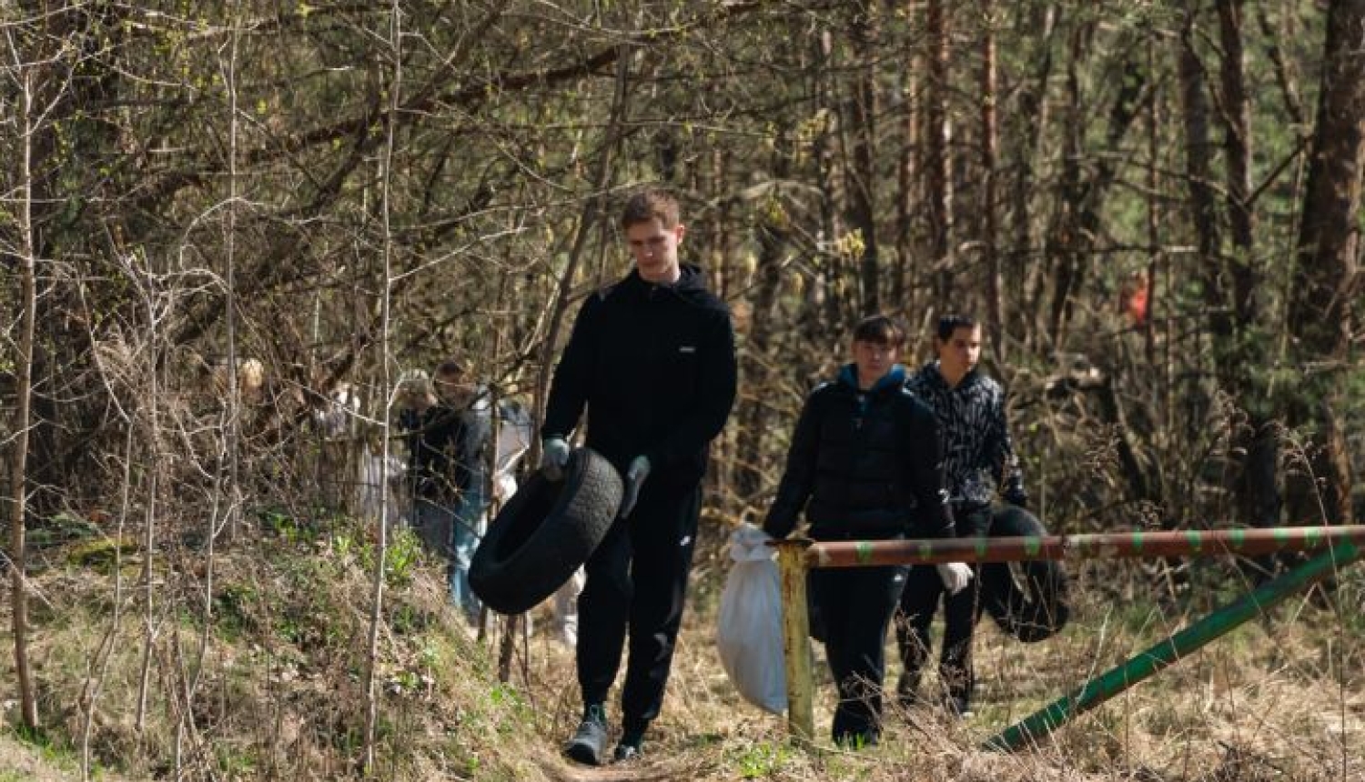 Tehnikuma audzēkņi palīdz sakopt pilsētu un to apkārtni akcijas “Lielā Talka 2026” ietvaros!