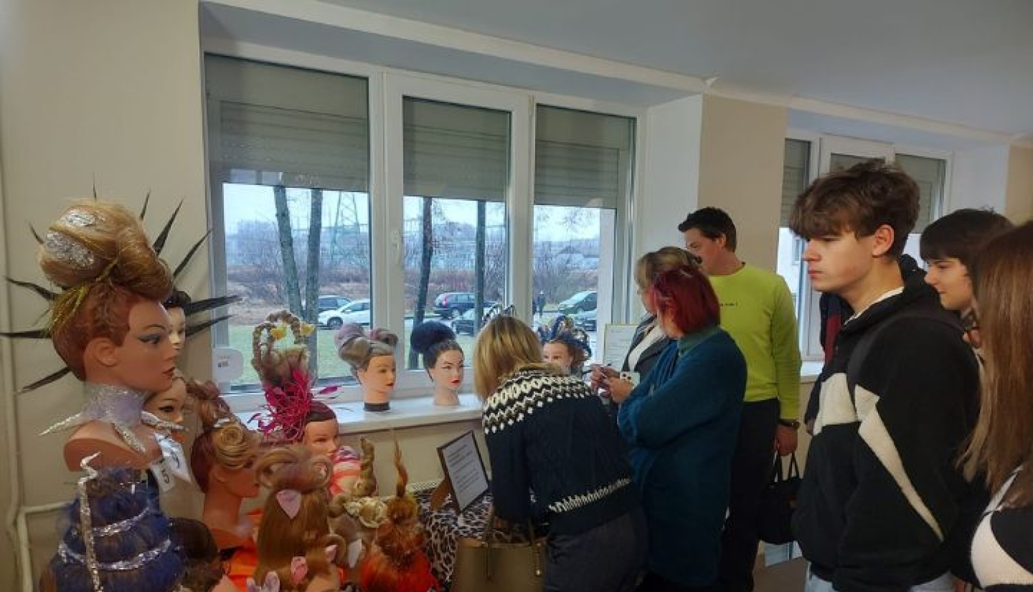 Profesionālās meistarības konkurss “FANTĀZIJAS FRIZŪRA – KOSMOSS”