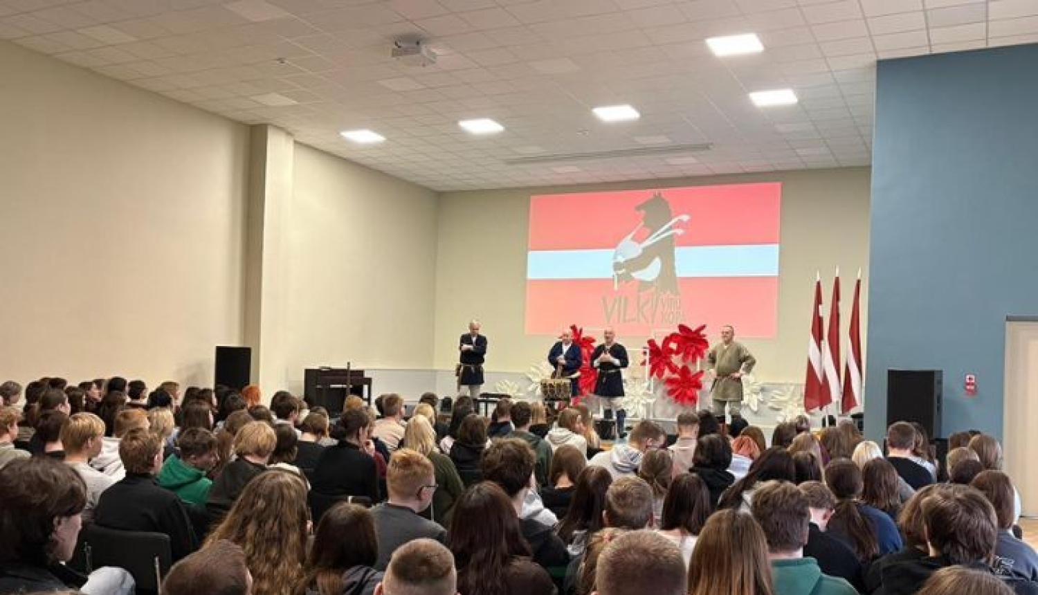 Dziesmas, kas vieno laikmetus: vīru kopas “Vilki” koncertlekcija tehnikumā