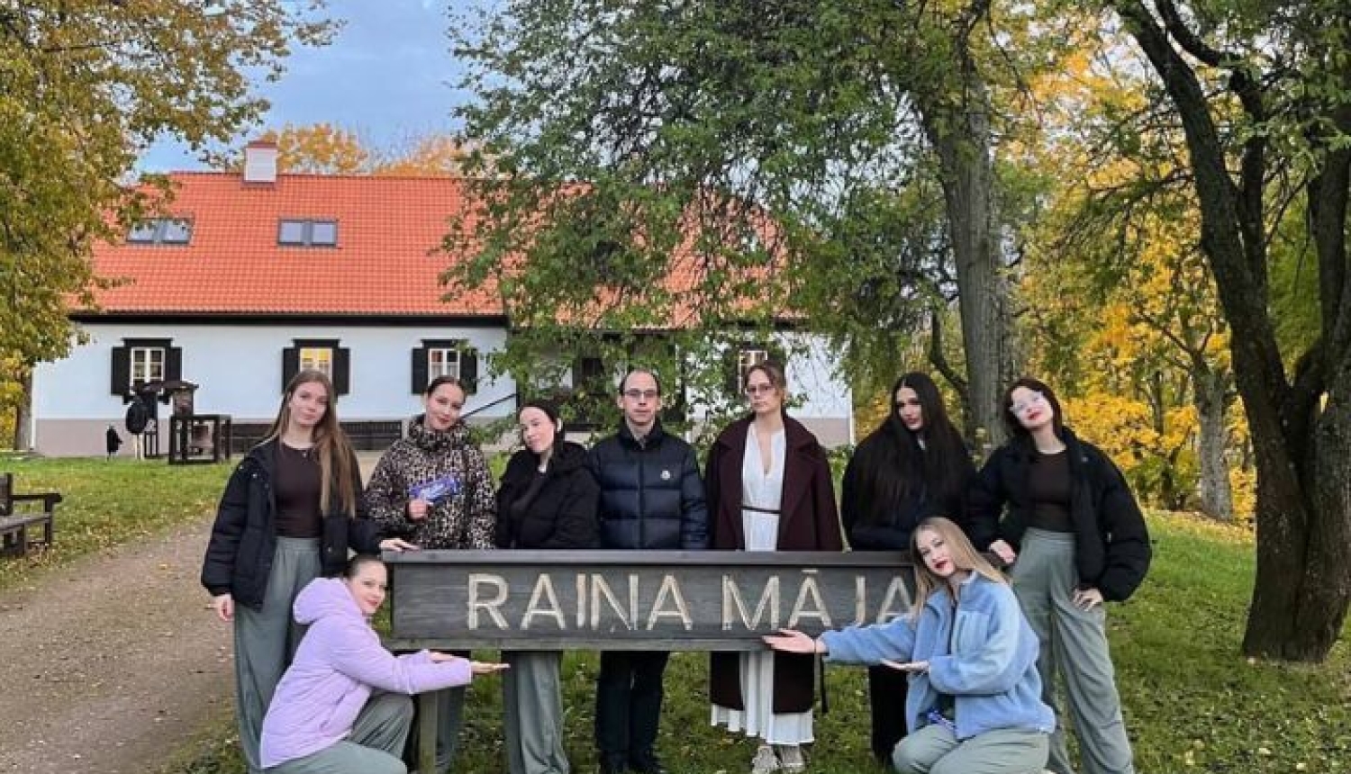 Izglītojamie gūst pieredzi festivālā “Mazā skatuve lieliem talantiem”