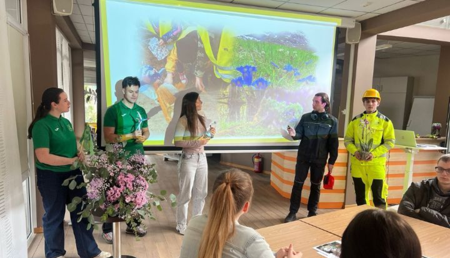 Mūsu tehnikuma komandai – 1. vieta konkursā “Zaļā pasaule divās valodās”