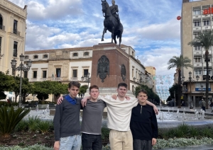 Daugavpils Tehnoloģiju un tūrisma tehnikuma izglītojamie Erasmus+ prakses laikā Spānijā apmeklē pilsētas centru un iepazīst vietējo kultūrvidi brīvajā laikā.