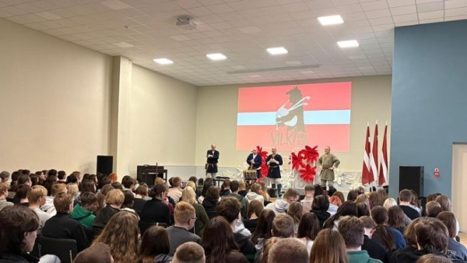 Dziesmas, kas vieno laikmetus: vīru kopas “Vilki” koncertlekcija tehnikumā