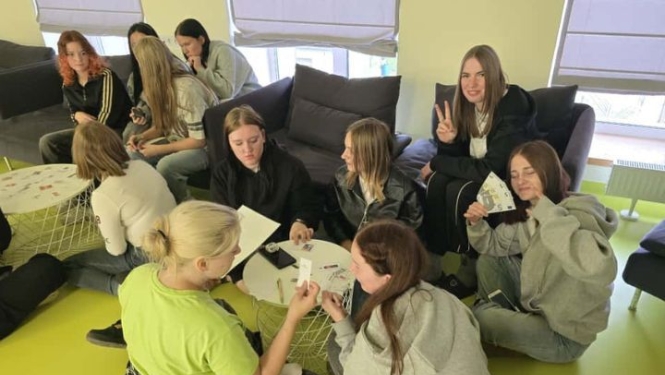 Praktisko iemaņu kursi palīdz jauniešiem vieglāk adaptēties dienesta viesnīcā