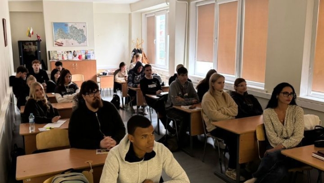 Topošie pavāri iepazīst vienu no vadošajiem ēdināšanas uzņēmumiem Latvijā