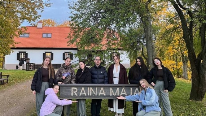 Izglītojamie gūst pieredzi festivālā “Mazā skatuve lieliem talantiem”