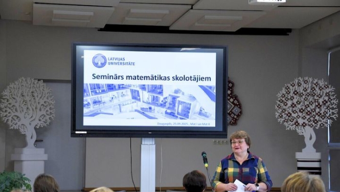 Matemātikas skolotāji apmeklē semināru Daugavpils Valsts ģimnāzijā
